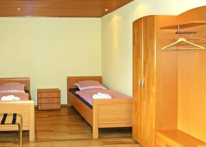 Messe-zimmer Tus-treff *